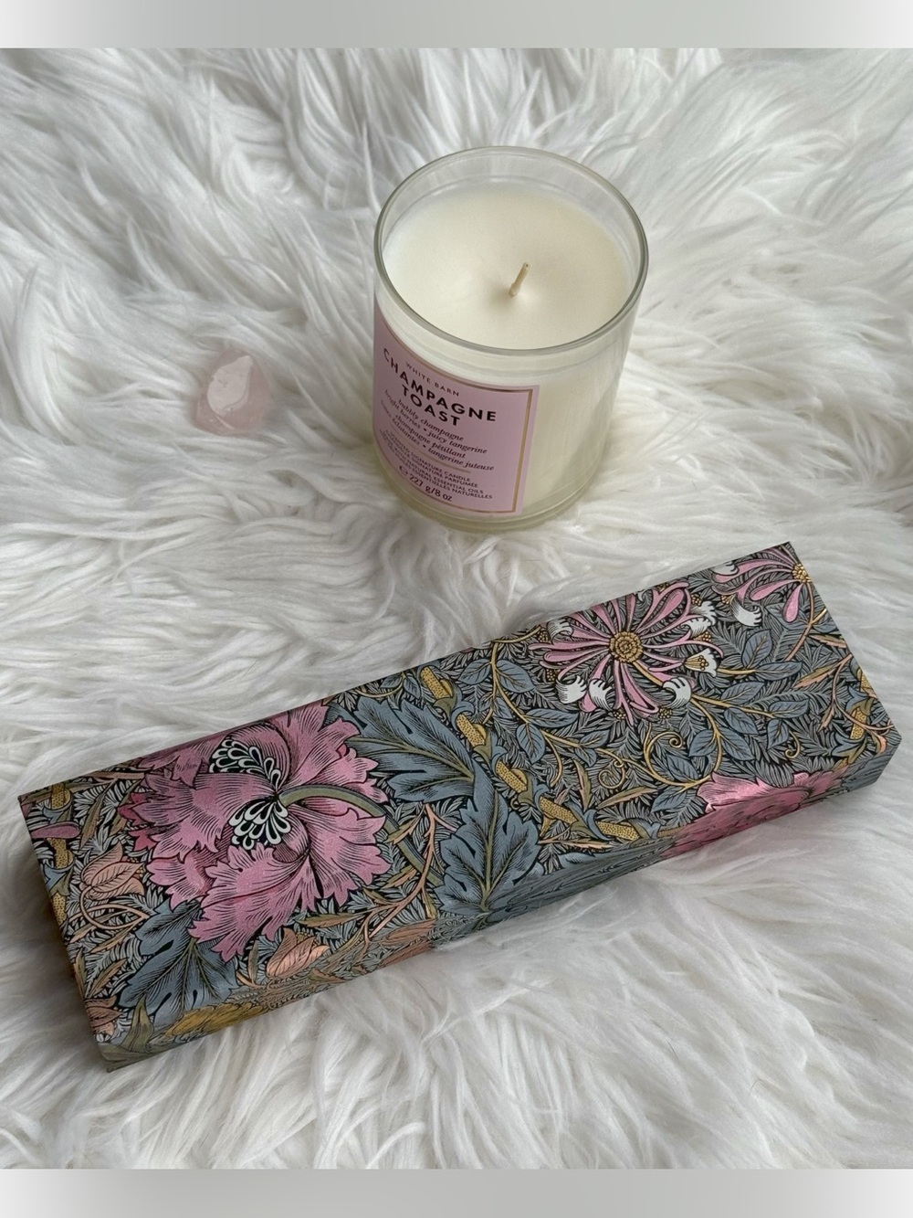 GIFT 🎁 IDEA Floral Pattern Decorative Box in Subtly Shiny Colours,